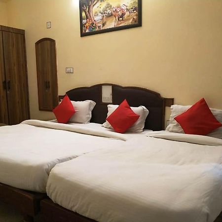 Hotel Vinayakam Удайпур Экстерьер фото