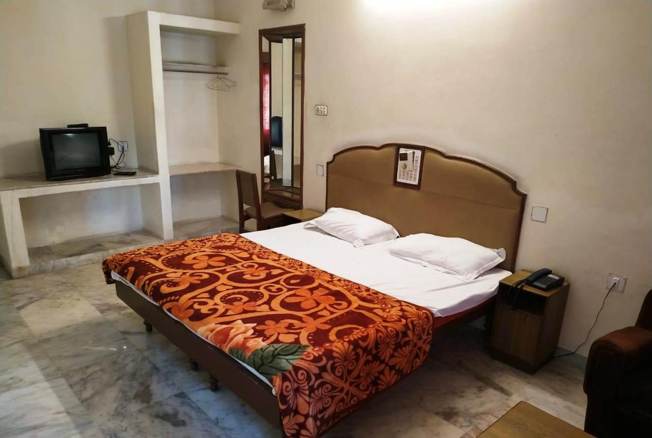 Hotel Vinayakam Удайпур Экстерьер фото